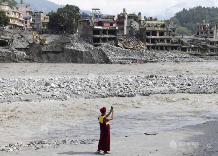 Nepalul are nevoie de aproape 5 miliarde de dolari pentru a începe reconstrucția după inundațiile de luna trecută