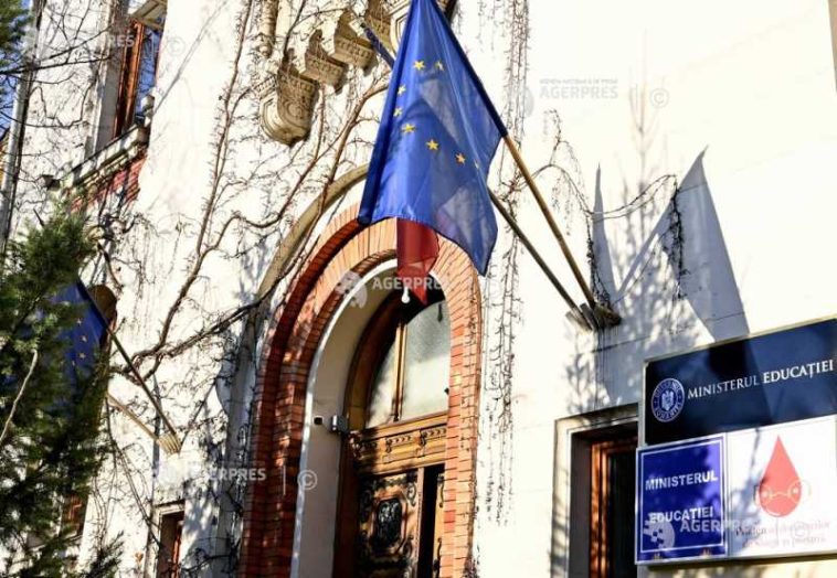 Ministerul Educației: Peste 36.000 de studenți din medii dezavantajate au beneficiat, în perioada februarie-iulie, de burse sociale