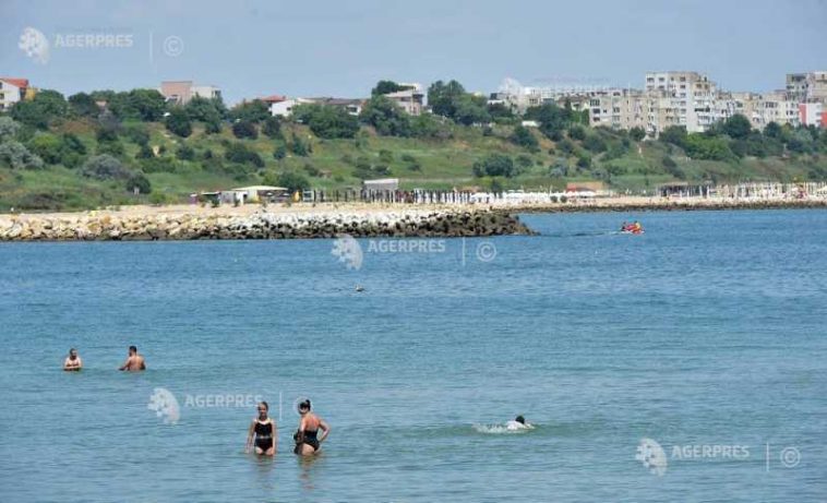 Tarifele pe litoral sunt cu 21% mai mici în septembrie față de august; o noapte costă în medie 82 de euro