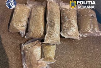 Bihor: Trei tineri, prinși în flagrant cu peste cinci kilograme de canabis, arestați preventiv