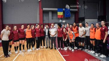 Handbal feminin: Ambasadorul Franței, Nicolas Warnery, a vizitat echipa Rapid cu ocazia Sărbătorii Sportului