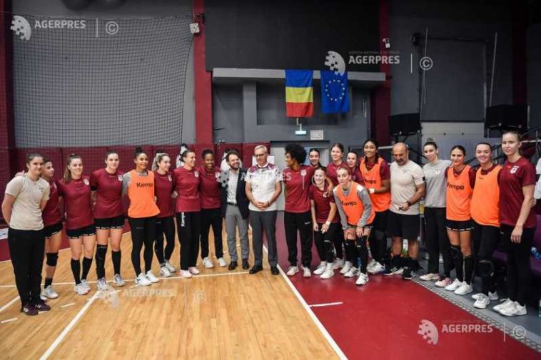Handbal feminin: Ambasadorul Franței, Nicolas Warnery, a vizitat echipa Rapid cu ocazia Sărbătorii Sportului