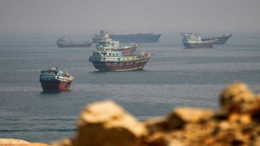 Iranul extinde la 77 numărul navelor care ar putea întâmpina restricții la traversarea Strâmtorii Ormuz
