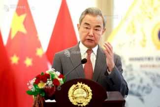 Comerț: Șeful diplomației chineze îndeamnă UE să evite ‘escaladarea’