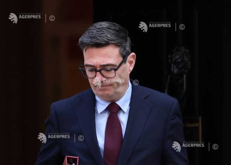 Premierul britanic și-a anulat angajamentele după decesul tatălui său, care suferea de Alzheimer