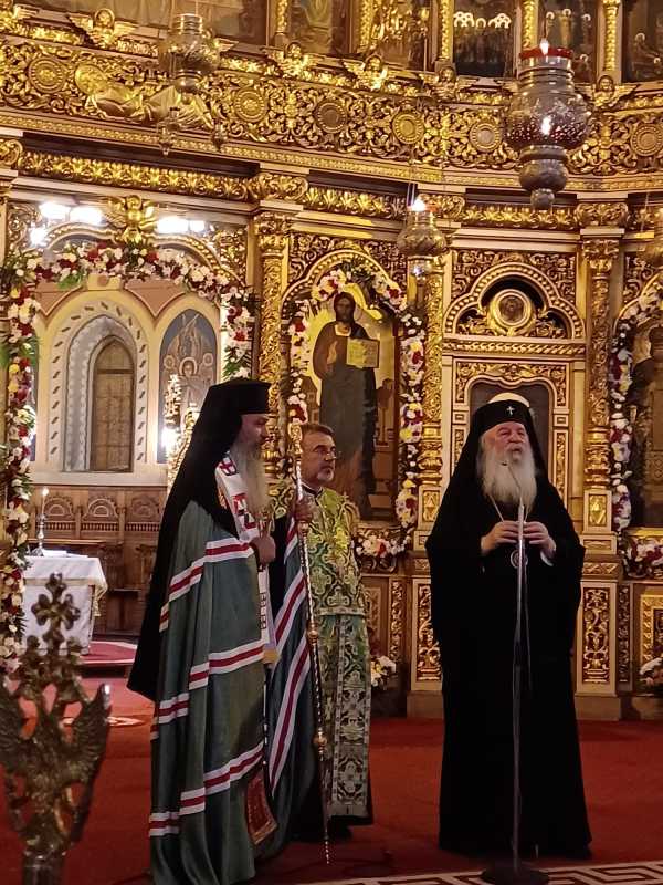 Timiș/ÎPS Ioan, la hramul Catedralei: Dumnezeu le-a dat bănățenilor un mitropolit sfânt – Iosif de la Partoș
