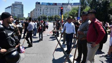 Oierii au blocat Piața Victoriei în zona Muzeului Antipa