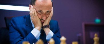 BTA: Marele maestru Topalov l-a învins pe marele maestru Kasparov într-un turneu de șah al legendelor