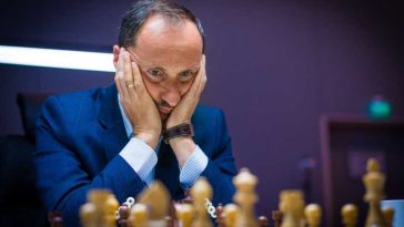 BTA: Marele maestru Topalov l-a învins pe marele maestru Kasparov într-un turneu de șah al legendelor
