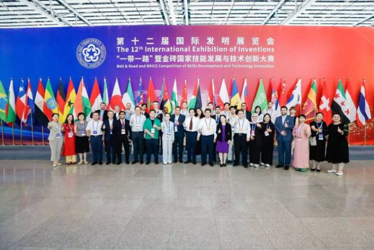 Hunedoara: Toate proiectele Academiei Inventcor Deva, premiate la expoziția internațională de inventică de la Guangzhou (China)