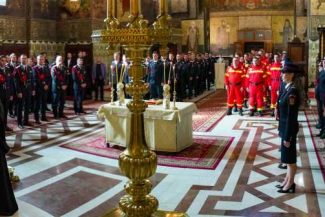 Galați: Pompierii și lucrătorii SMURD, sărbătoriți la Catedrala Arhiepiscopală; Arhiepiscopul Casian a oficiat slujba de Te-Deum