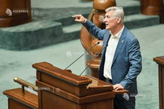 Senat/Comisia de învățământ – raport favorabil pentru proiectul PSD privind introducerea obligativității uniformelor în școală