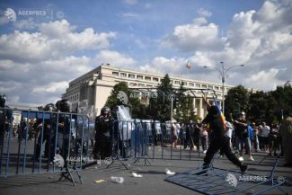 Trei persoane rănite la protestul din Piața Victoriei, aduse la Spitalul Floreasca; au suferit politraumatisme