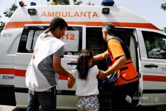 UPDATE/Bacău: Zeci de copii cu simptome de toxiinfecție alimentară, duși la spital