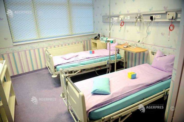 MS: Un elev din Căiuți dintre cei ajunși la spital în urma toxiinfecției alimentare a rămas internat