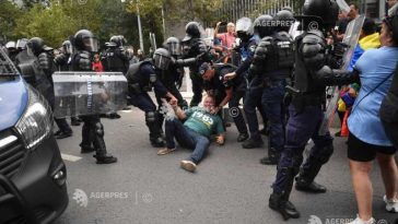 Protest în Piața Victoriei/ Poliția Capitalei: 30 de manifestanți violenți – duși la secții; doi jurnaliști au fost agresați