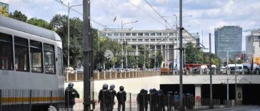 Protest în Piața Victoriei/ Trafic rutier reluat pe strada Iancu de Hunedoara și în Pasajul Victoria