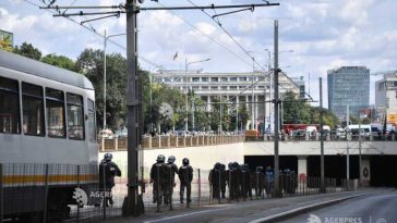Protest în Piața Victoriei/ Trafic rutier reluat pe strada Iancu de Hunedoara și în Pasajul Victoria
