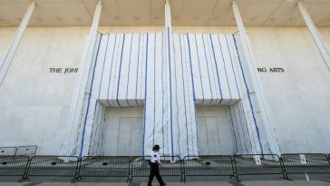 SUA: Trump închide Centrul Kennedy, după ce justiția a respins inscripționarea numelui său pe fațadă