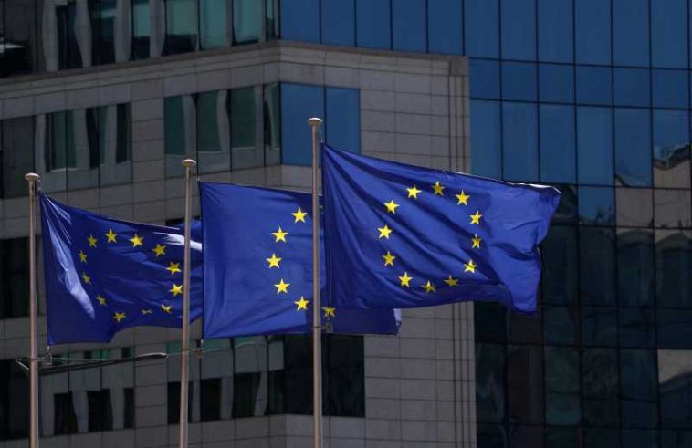 Acord politic în UE pentru alocarea a 300 de milioane de euro pentru 5 proiecte militare prioritare, inclusiv pe flancul estic