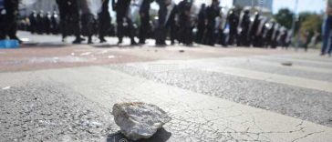 Protest în Piața Victoriei/Procurorii cer arestarea a 5 manifestanți violenți, printre care și liderul instigatorilor