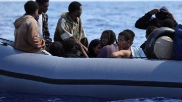 OIM: Deși sosirea migranților pe mare în Europa a scăzut cu 39% în 2026, numărul victimelor crește