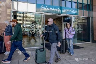 Australia vrea să-i rețină pe turiștii care depășesc termenul de ședere permis