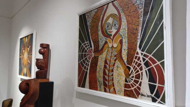 REPORTAJ Hunedoara: Sculptorul Ioan Șeu – 60 de ani de activitate reuniți într-o expoziție aniversară