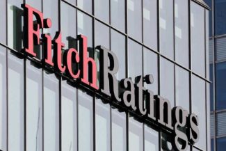 Fitch spune că România ar putea fi retrogradată la ‘junk’ dacă se prelungește criza politică