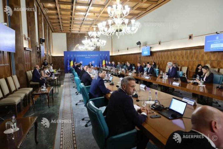 Guvern: Bursele sociale pentru elevi vor fi acordate în continuare pe întreaga durată a anului