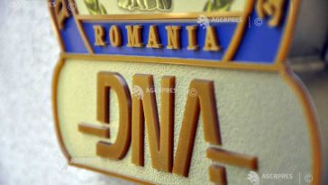Un bărbat care pretindea că are ‘relații’ la Fisc, reținut de DNA pentru trafic de influență