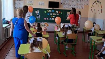 Consulatul general al României la Odesa: Din nou, clasa I în limba română la Orlivka (Ucraina)