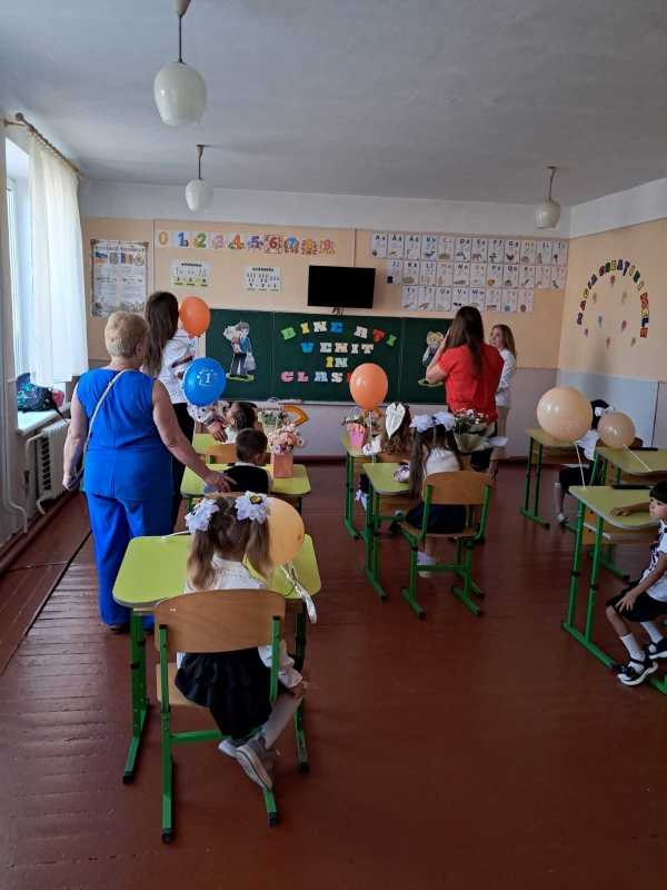 Consulatul general al României la Odesa: Din nou, clasa I în limba română la Orlivka (Ucraina)