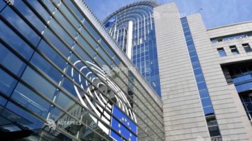 Un eurodeputat ungar a ridicat în Parlamentul European problema contaminării cu azbest din Ungaria