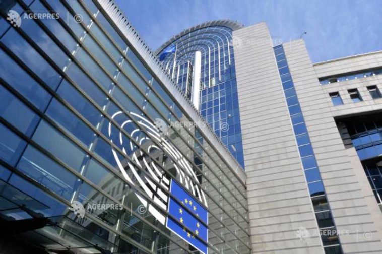 Un eurodeputat ungar a ridicat în Parlamentul European problema contaminării cu azbest din Ungaria