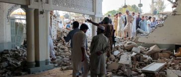 Cel puțin 31 de persoane au murit într-un atac contra unui sediu al poliției în nordul Pakistanului