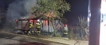 Mureș: O persoană a suferit un atac de panică, în urma unui incendiu