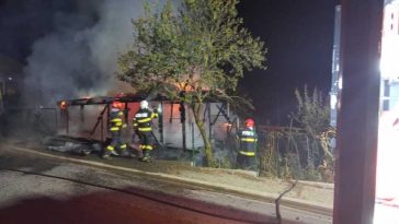 Mureș: O persoană a suferit un atac de panică, în urma unui incendiu