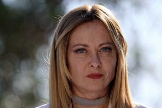 Meloni anunță că Italia va interzice vălul în școli și va limita numărul de elevi străini din fiecare clasă
