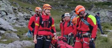 Argeș: Intervenție Salvamont pentru evacuarea unui bărbat accidentat în Munții Făgăraș