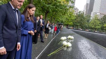 Nicușor Dan și Mirabela Grădinaru au depus flori la Memorialul 9/11 din New York