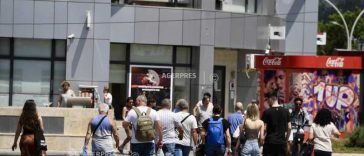 O treime dintre români spun că viața lor s-a înrăutățit; presiunea financiară, principalul obstacol (studiu)