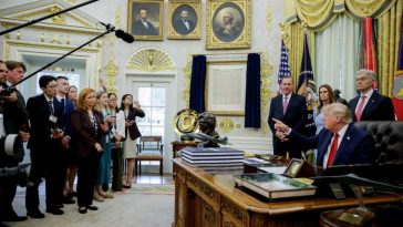 SUA:Televiziunile părăsesc grupul ce transmite activitatea lui Trump, după interdicția unor mass-media la Casa Albă