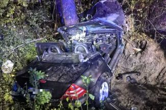 Mureș: Un tânăr de 19 ani a decedat după ce a intrat cu mașina într-un copac, între Glodeni și Păingeni