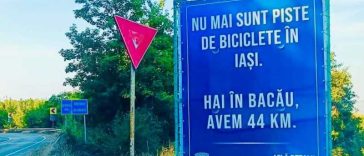 Primăria Bacău a amplasat la intrarea în Iași panouri prin care își promovează pistele de bicicletă