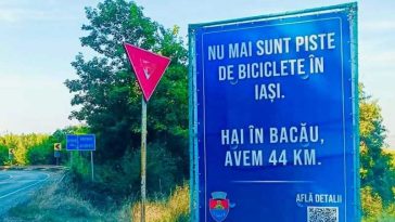 Primăria Bacău a amplasat la intrarea în Iași panouri prin care își promovează pistele de bicicletă