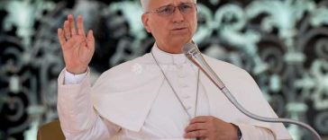 Papa Leon al XIV-lea vizitează Franța, în contextul în care Biserica se confruntă cu șocul abuzurilor clerului