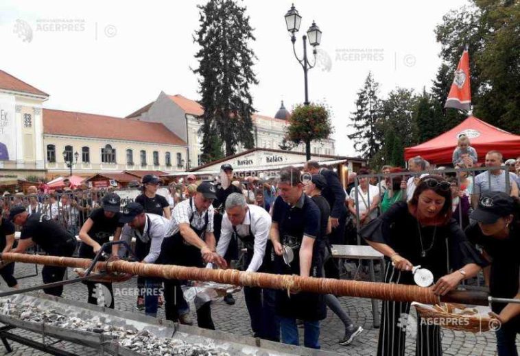 Covasna: Un colac secuiesc de 25 de metri va fi preparat la Festivalul Kurtoskalacs de la Sfântu Gheorghe