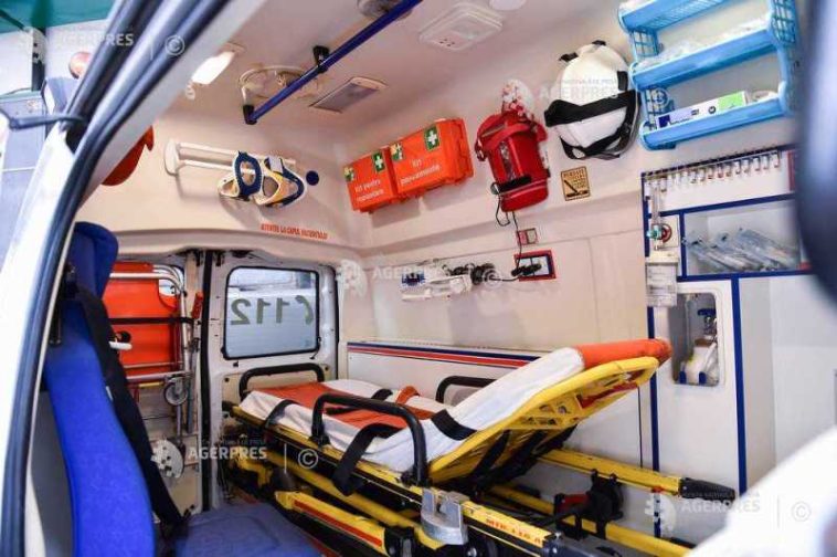 Constanța: Șase persoane transportate la spital după ce un microbuz cu călători s-a răsturnat în apropierea localității Săcele