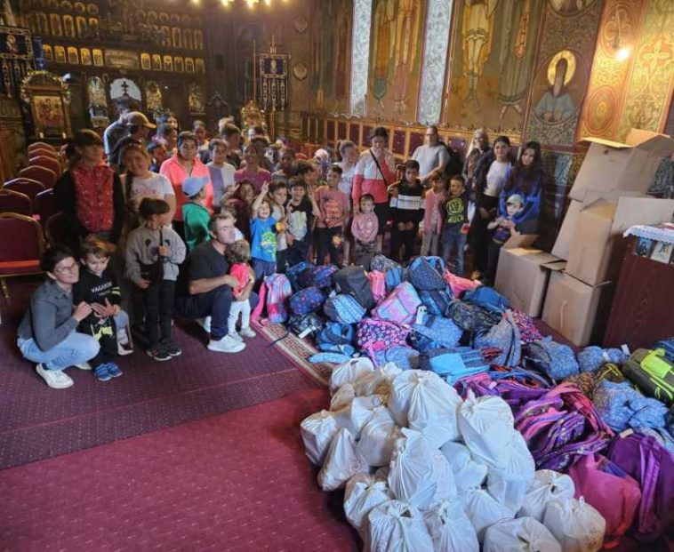 Episcopia Covasnei și Harghitei a distribuit 350 de ghiozdane copiilor din familii vulnerabile